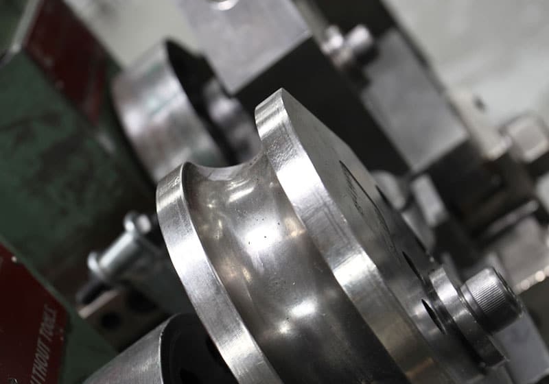 Tube bending machine